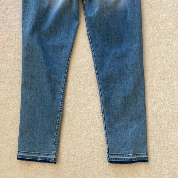 Like new MOTHER Undone Hem Dropout Cliffhanger crop denim jeans - Picture 14 of 16